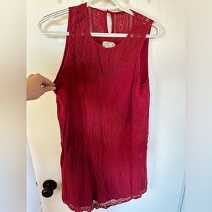 Sleeveless lace dress